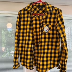 NFL Steelers apparel. Black and gold button up flannel shirt. Juniors small.